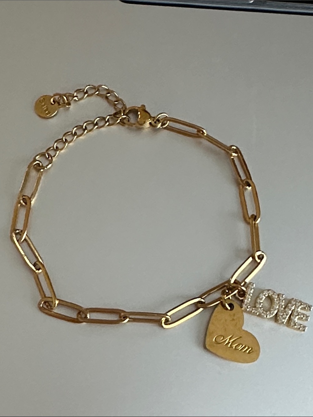 Gold 'Mom' Heart & LOVE Adjustable Charm Chain Bracelet w/ Jewelry pouch
